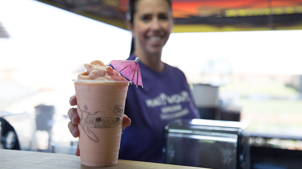 Maui Wowi franchisee making a smoothie is maui wowi a franchise support